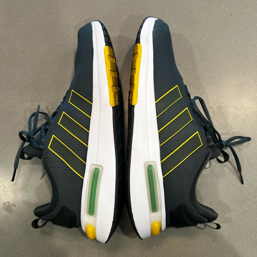 Men’s Adidas Racer TR23 Olive Green/White Sneakers
Size 12. - Picture 7 of 12